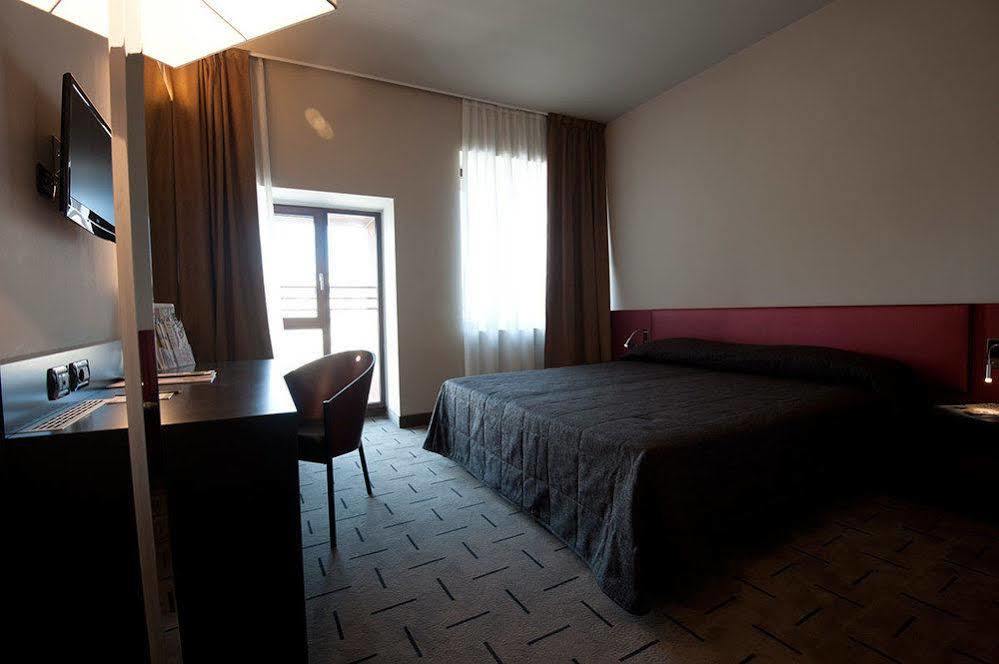 Continental 4* Crémone